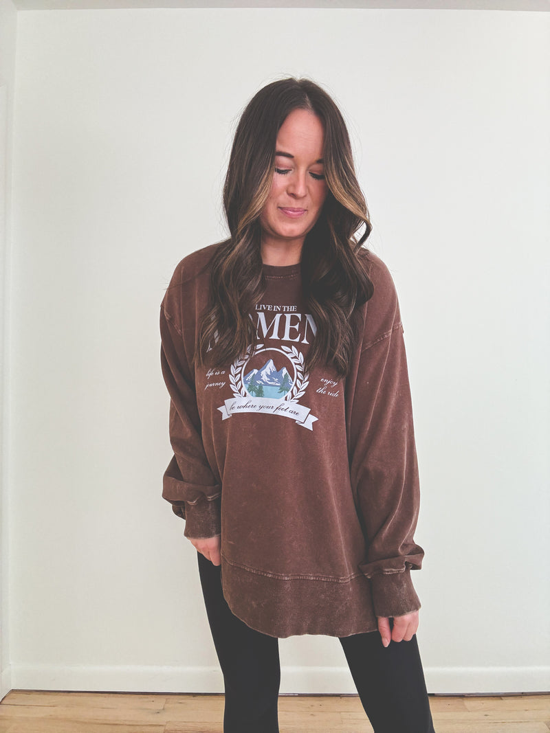 Live In The Moment Pullover